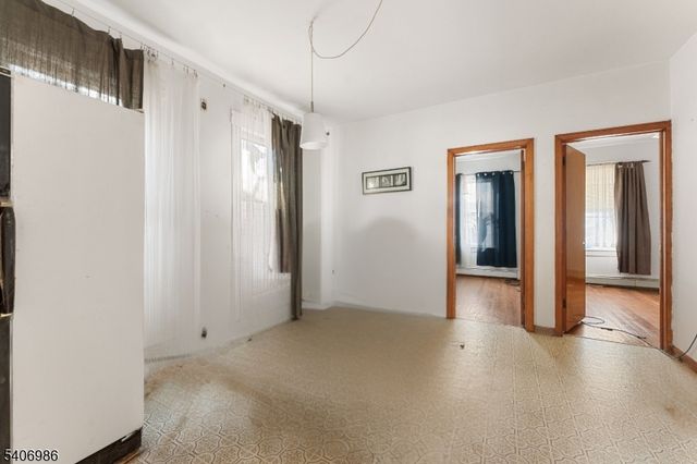 22 Arthur St, Clifton City, NJ 07011