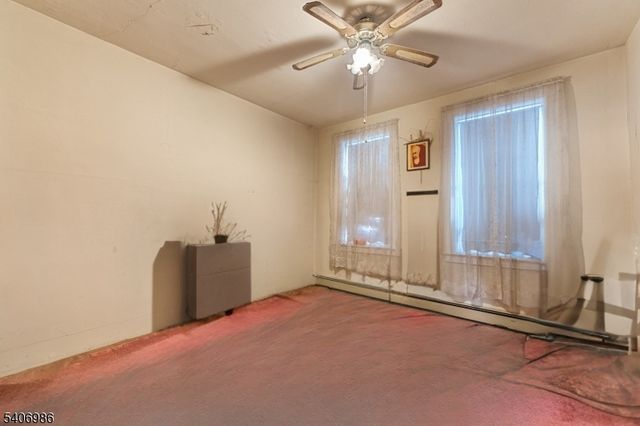 22 Arthur St, Clifton City, NJ 07011