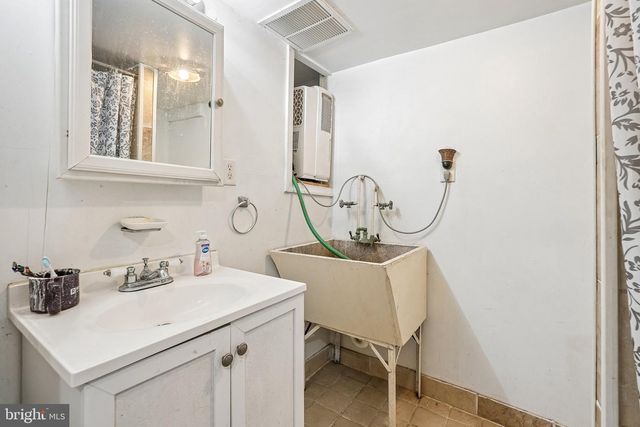 4646 HAZEL AVE, Philadelphia, PA 19143