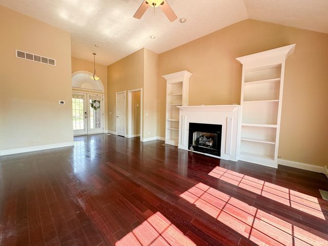 372 Persimmon Circle, Boonville, IN 47601