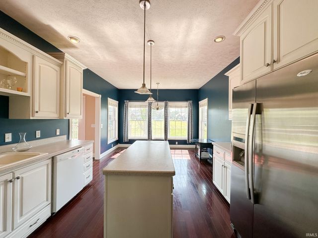 372 Persimmon Circle, Boonville, IN 47601