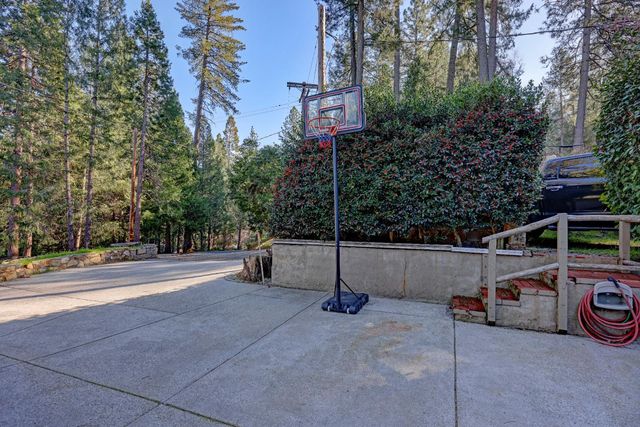 280 Alpine Dr, Colfax, CA 95713