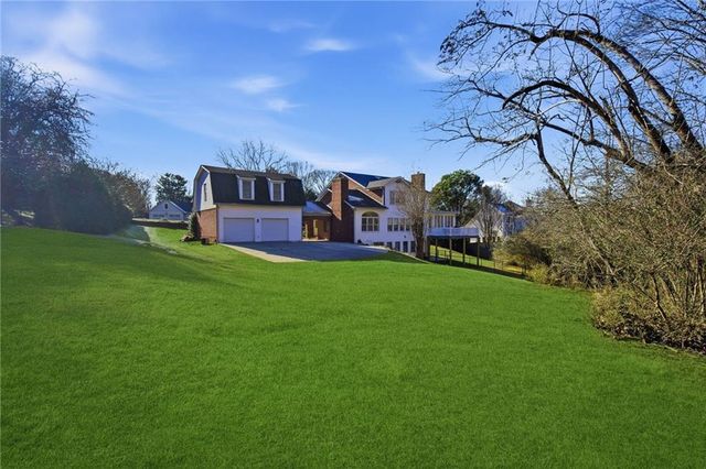 242 Cloudland N Road, Dahlonega, GA 30533