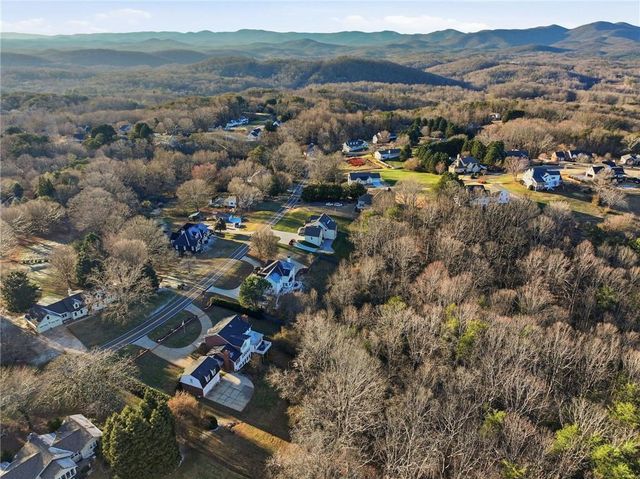 242 Cloudland N Road, Dahlonega, GA 30533