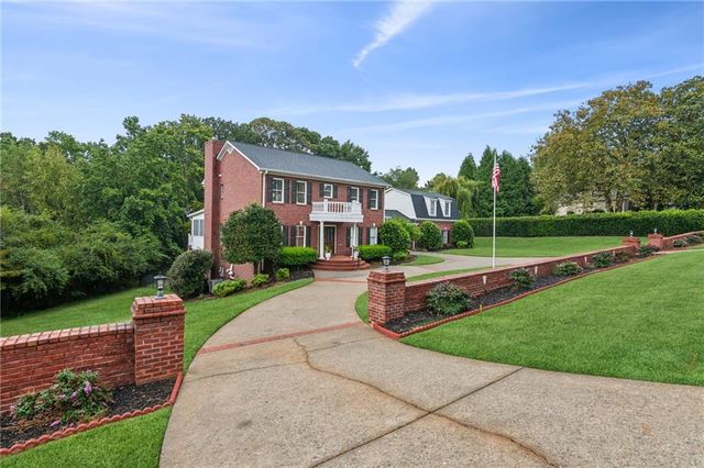 242 Cloudland Road N, Dahlonega, GA 30533