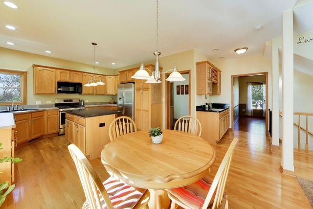 428 Sudbury Circle, Oswego, IL 60543