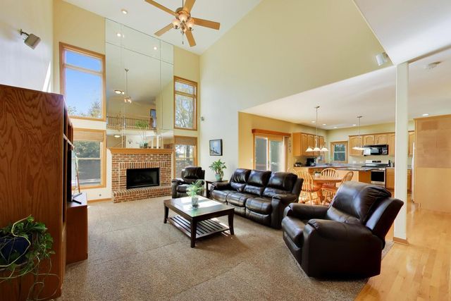 428 Sudbury Circle, Oswego, IL 60543