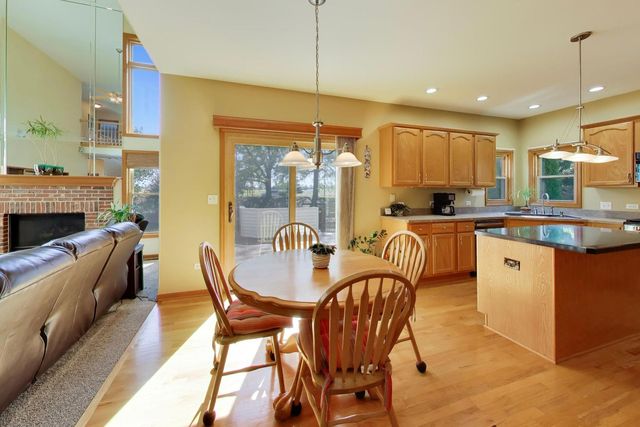 428 Sudbury Circle, Oswego, IL 60543