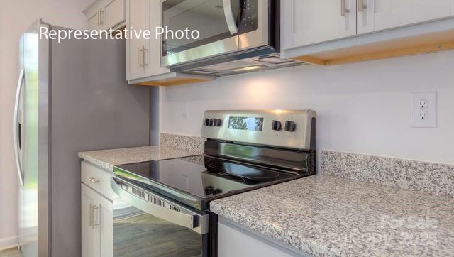 2075 10th Street SE, Hickory, NC 28602