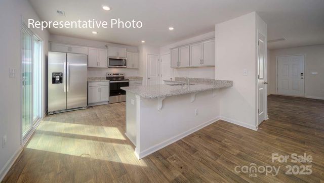 2075 10th Street SE, Hickory, NC 28602