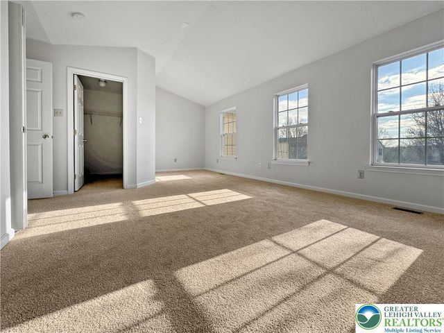 7680 Cross Creek Circle, Upper Macungie Twp, PA 18031