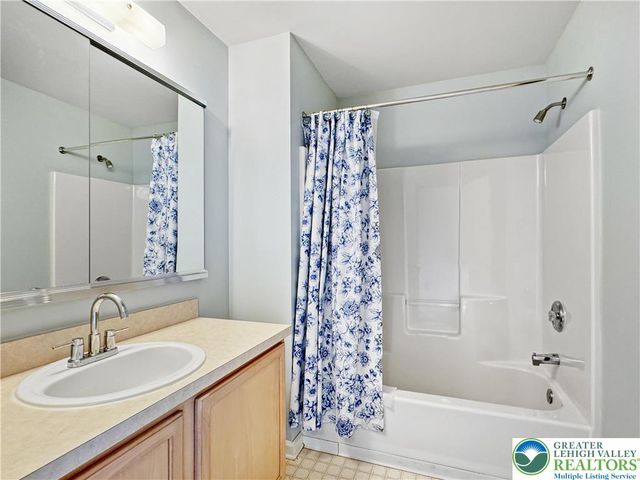 7680 Cross Creek Circle, Upper Macungie Twp, PA 18031