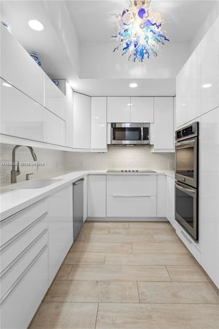 11 Island Ave PH5, Miami Beach, FL 33139