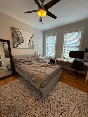 627 W ROSCOE Street B3, Chicago, IL 60657