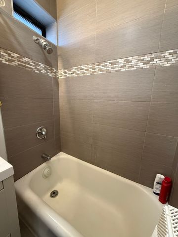 627 W ROSCOE Street B3, Chicago, IL 60657