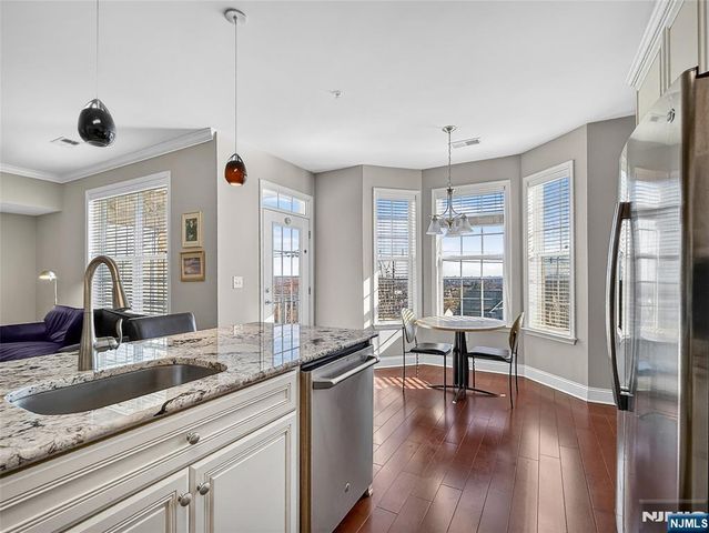 83 Brownstone Road, Clifton, NJ 07013