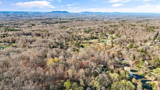 1518 Stony Point Rd, Knoxville, TN 37914