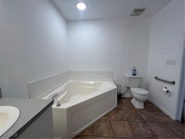 3325 SW 15th AVE, Cape Coral, FL 33914