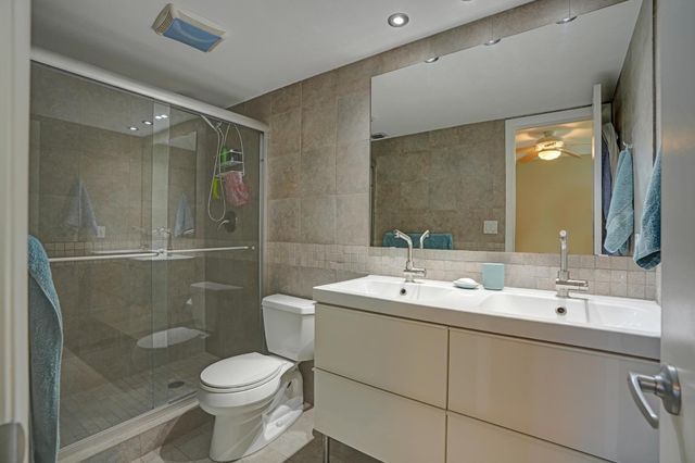 1831 Sabal Palm Drive 202, Davie, FL 33324