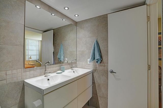 1831 Sabal Palm Drive 202, Davie, FL 33324