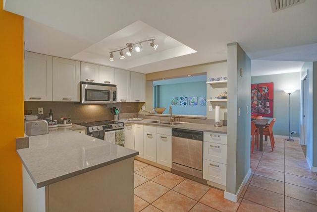 1831 Sabal Palm Drive 202, Davie, FL 33324