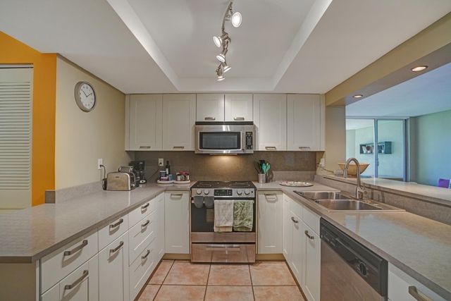 1831 Sabal Palm Drive 202, Davie, FL 33324