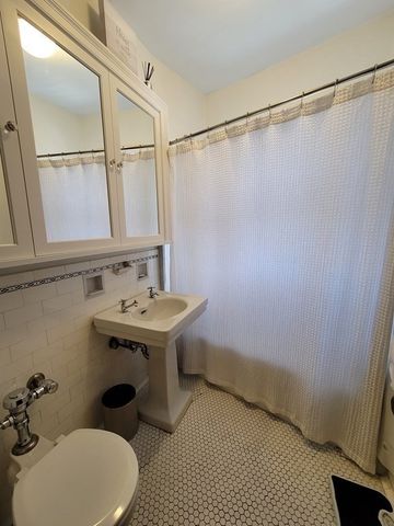 3 Arlington Street 44, Cambridge, MA 02140