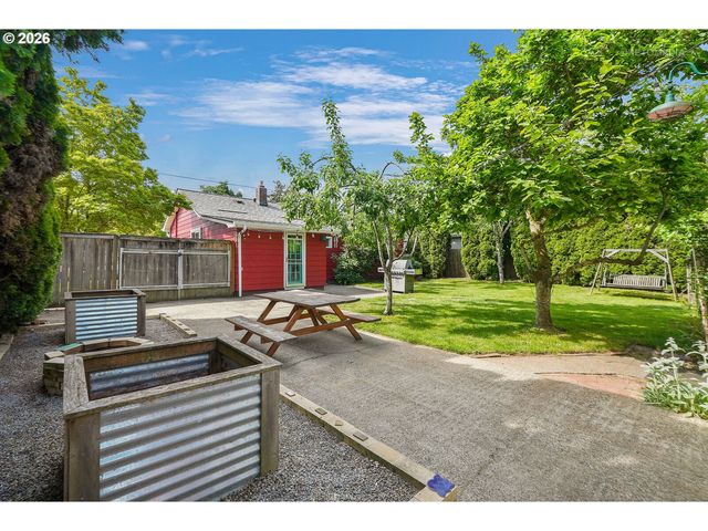 1411 Ne HIGHLAND St, Portland, OR 97211