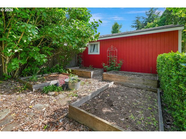1411 Ne HIGHLAND St, Portland, OR 97211