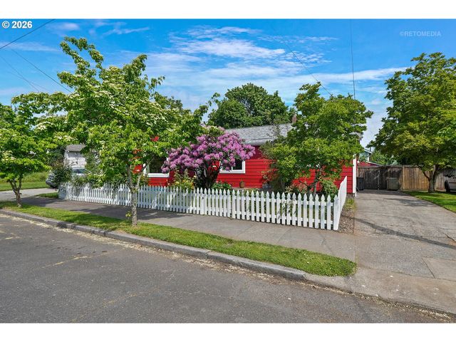 1411 Ne HIGHLAND St, Portland, OR 97211