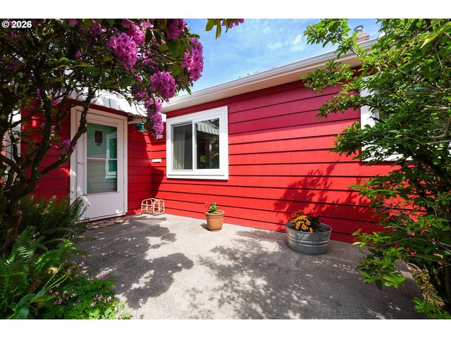 1411 Ne HIGHLAND St, Portland, OR 97211