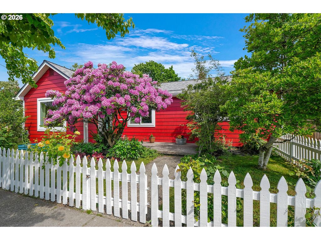 1411 Ne HIGHLAND St, Portland, OR 97211
