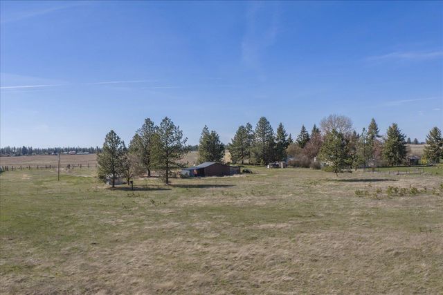 12812 N Dover Rd, Nine Mile Falls, WA 99026