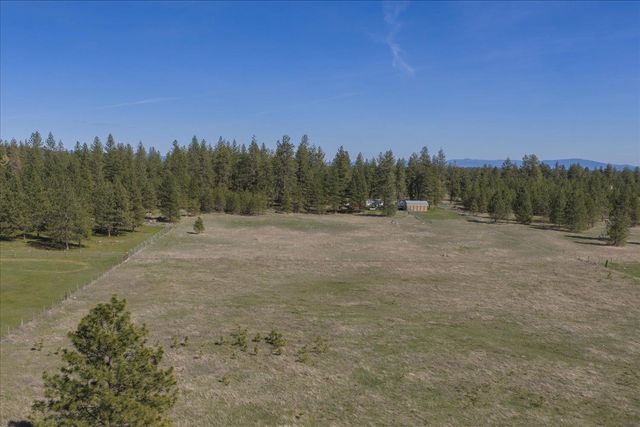 12812 N Dover Rd, Nine Mile Falls, WA 99026