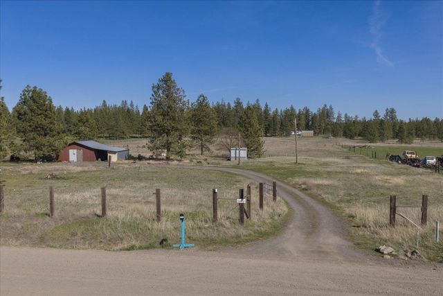 12812 N Dover Rd, Nine Mile Falls, WA 99026