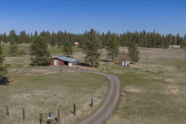 12812 N Dover Rd, Nine Mile Falls, WA 99026