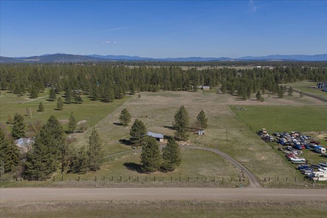 12812 N Dover Rd, Nine Mile Falls, WA 99026