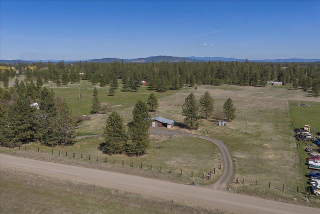 12812 N Dover Rd, Nine Mile Falls, WA 99026