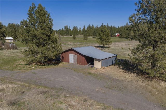 12812 N Dover Rd, Nine Mile Falls, WA 99026