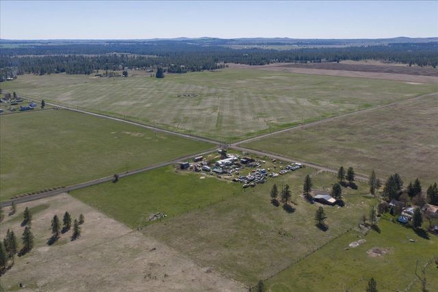 12812 N Dover Rd, Nine Mile Falls, WA 99026