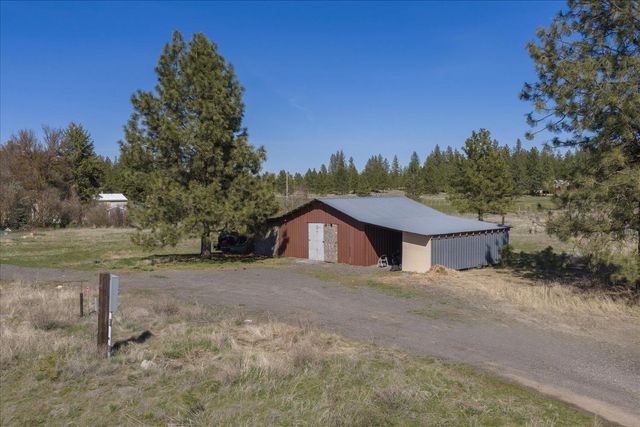 12812 N Dover Rd, Nine Mile Falls, WA 99026