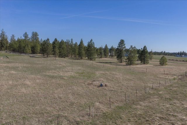 12812 N Dover Rd, Nine Mile Falls, WA 99026