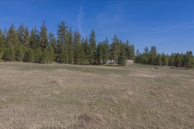 12812 N Dover Rd, Nine Mile Falls, WA 99026
