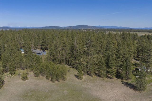 12812 N Dover Rd, Nine Mile Falls, WA 99026