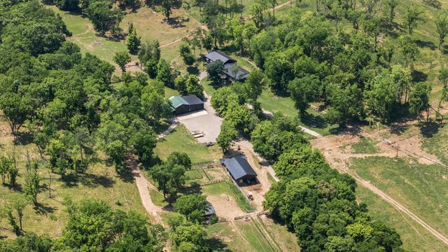 4303 Moore Ln, Culleoka, TN 38451