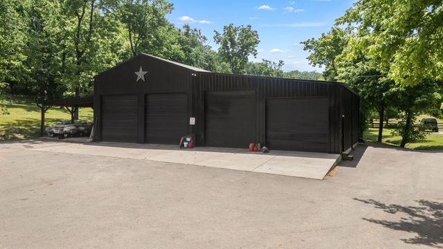 4303 Moore Ln, Culleoka, TN 38451