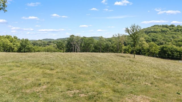 4303 Moore Ln, Culleoka, TN 38451