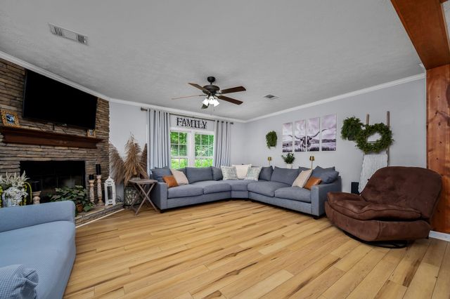 4303 Moore Ln, Culleoka, TN 38451