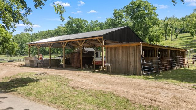 4303 Moore Ln, Culleoka, TN 38451