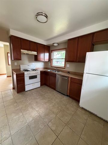 1244 E Dallas Avenue, Madison Heights, MI 48071
